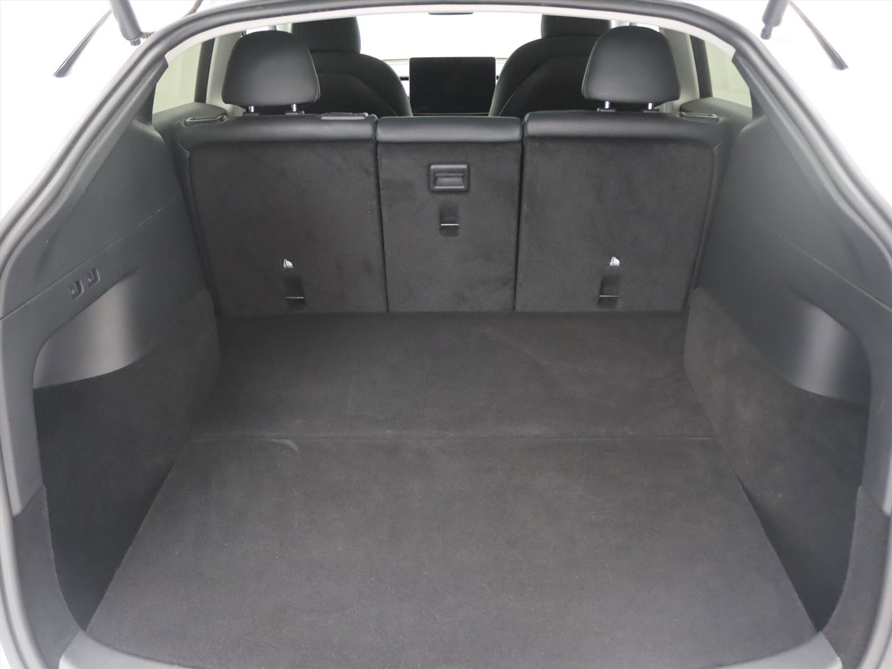 Tesla Model Y Long Range AWD 75kWh 351pk AMD RYZEN [ TREKHAAK+AUTOPILOT+19 INCH+PREMIUM AUDIO ] 10