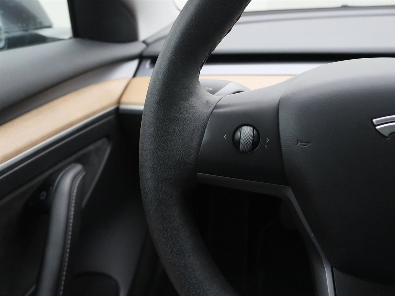 Tesla Model 3 Standard RWD Plus 90.6% SoH FACELIFT [ LFP-ACCU+WARMTEPOMP+AUTOPILOT+PREMIUM AUDIO ] 27