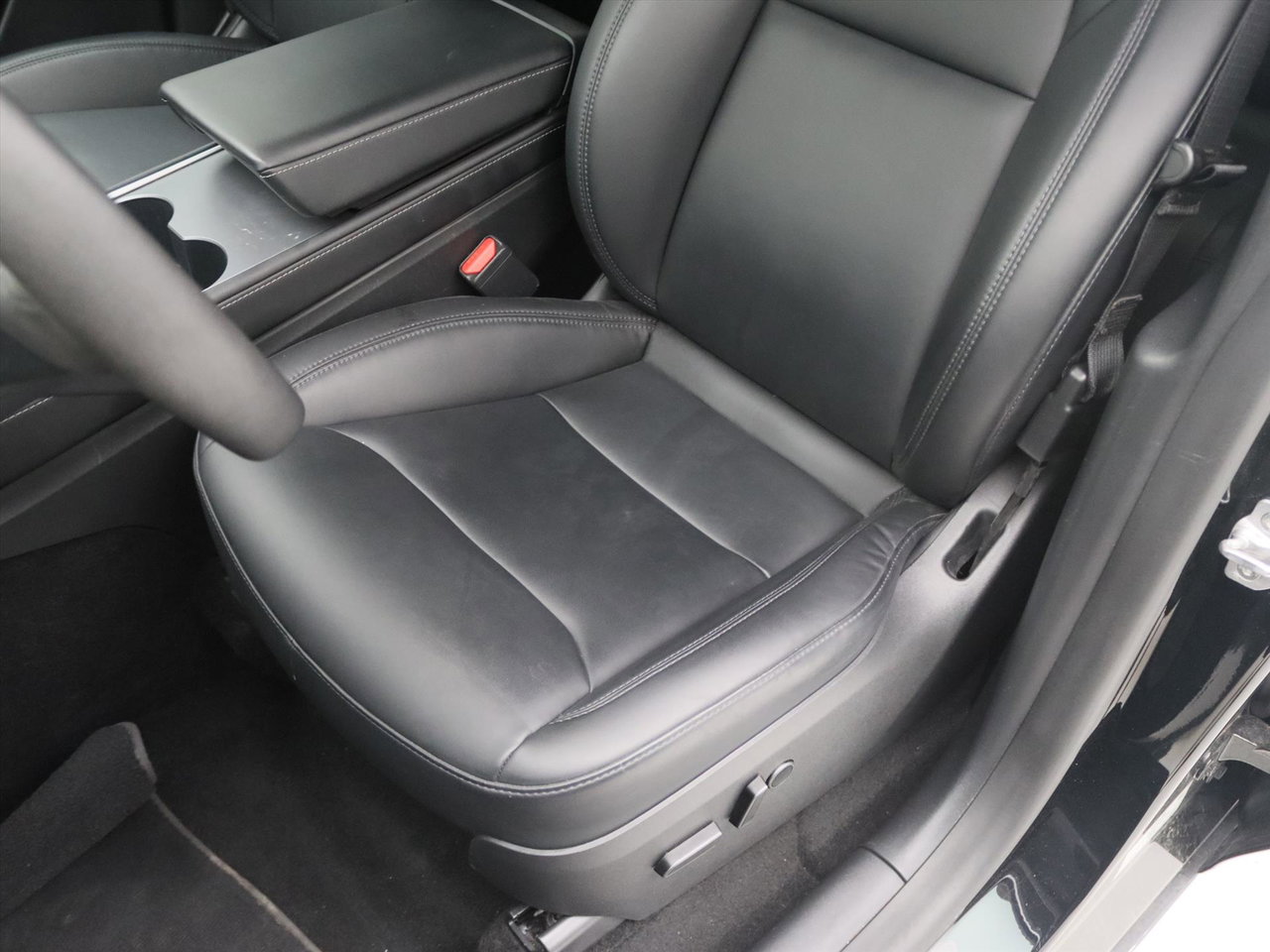 Tesla Model Y Long Range AWD 75kWh 351pk AMD RYZEN [ AUTOPILOT+19 INCH+PREMIUM AUDIO ] 16