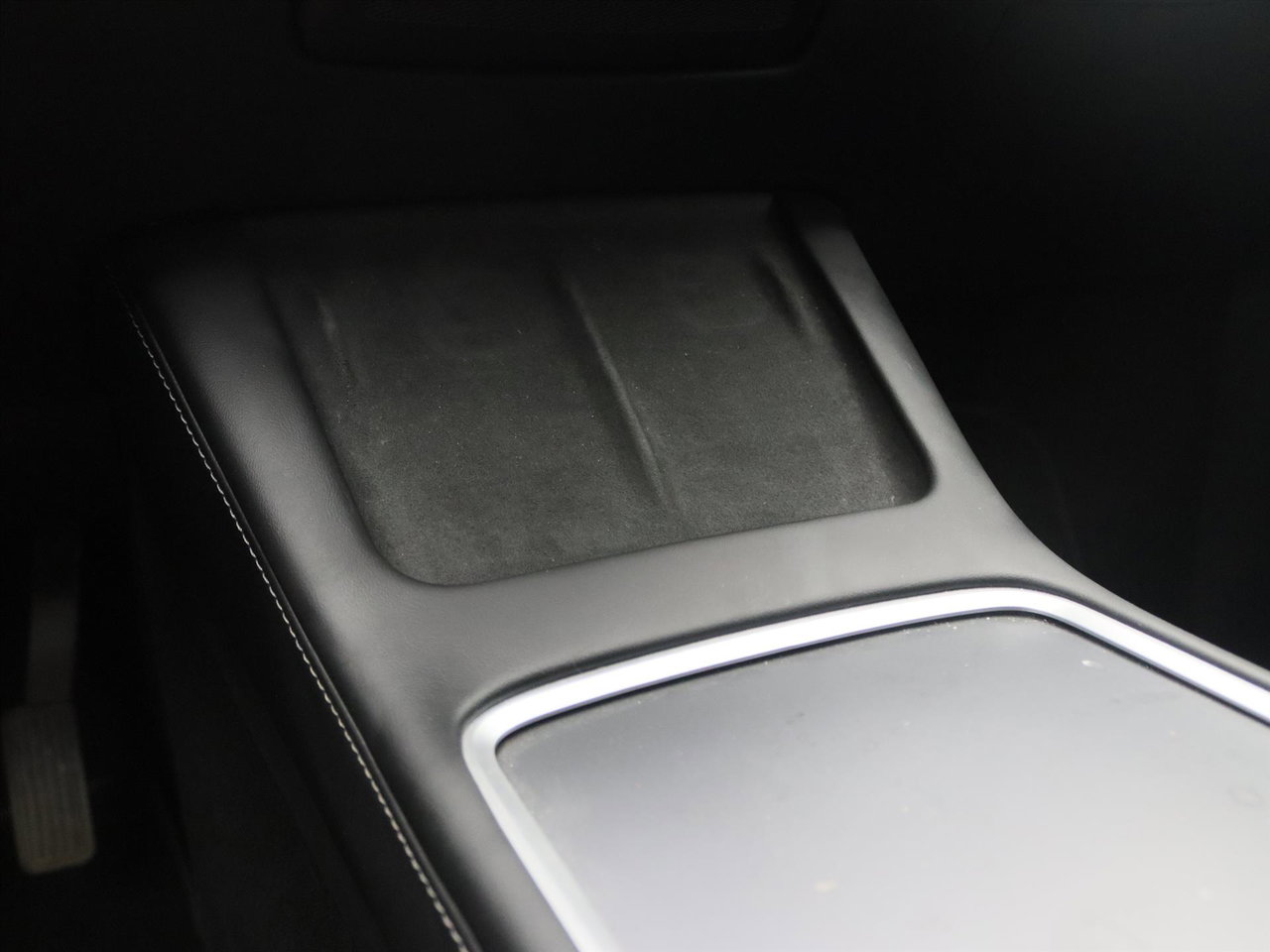 Tesla Model Y Long Range AWD 75kWh 351pk AMD RYZEN [ AUTOPILOT+19 INCH+PREMIUM AUDIO ] 30