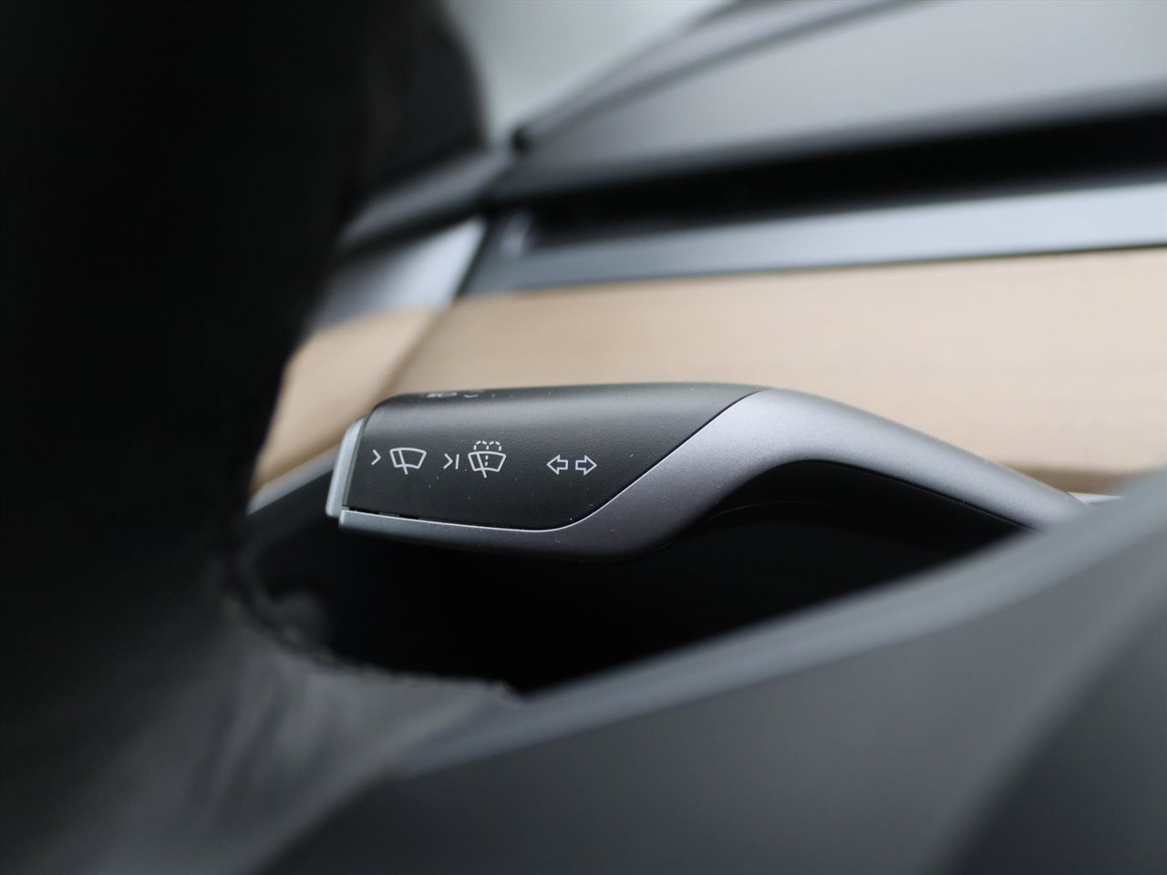 Tesla Model Y Long Range AWD 75kWh 351pk AMD RYZEN [ AUTOPILOT+19 INCH+PREMIUM AUDIO ] 23