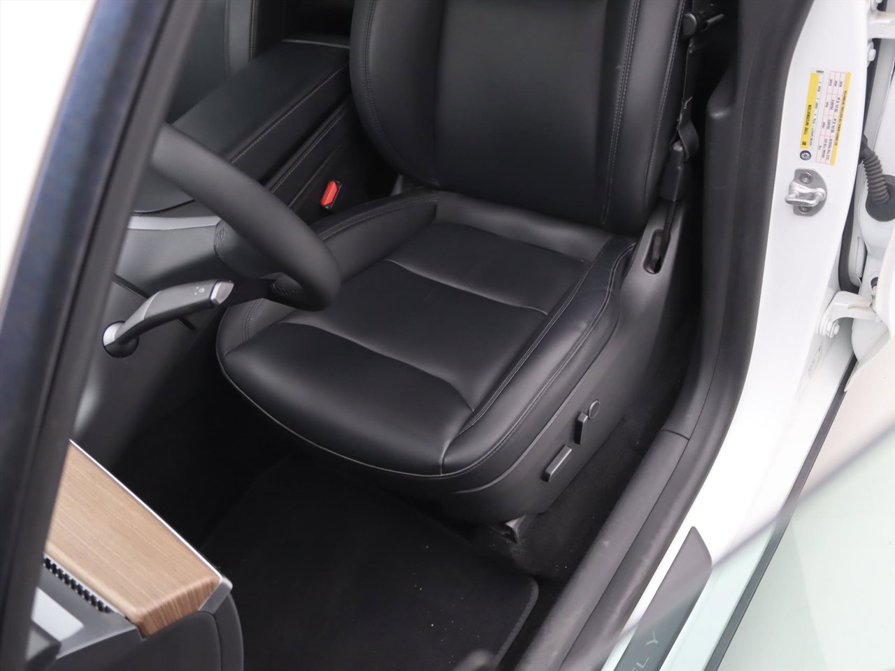 Tesla Model Y Long Range AWD 75kWh 351pk 93.1% SoH AMD RYZEN [ AUTOPILOT+19 INCH+PREMIUM AUDIO ] 26
