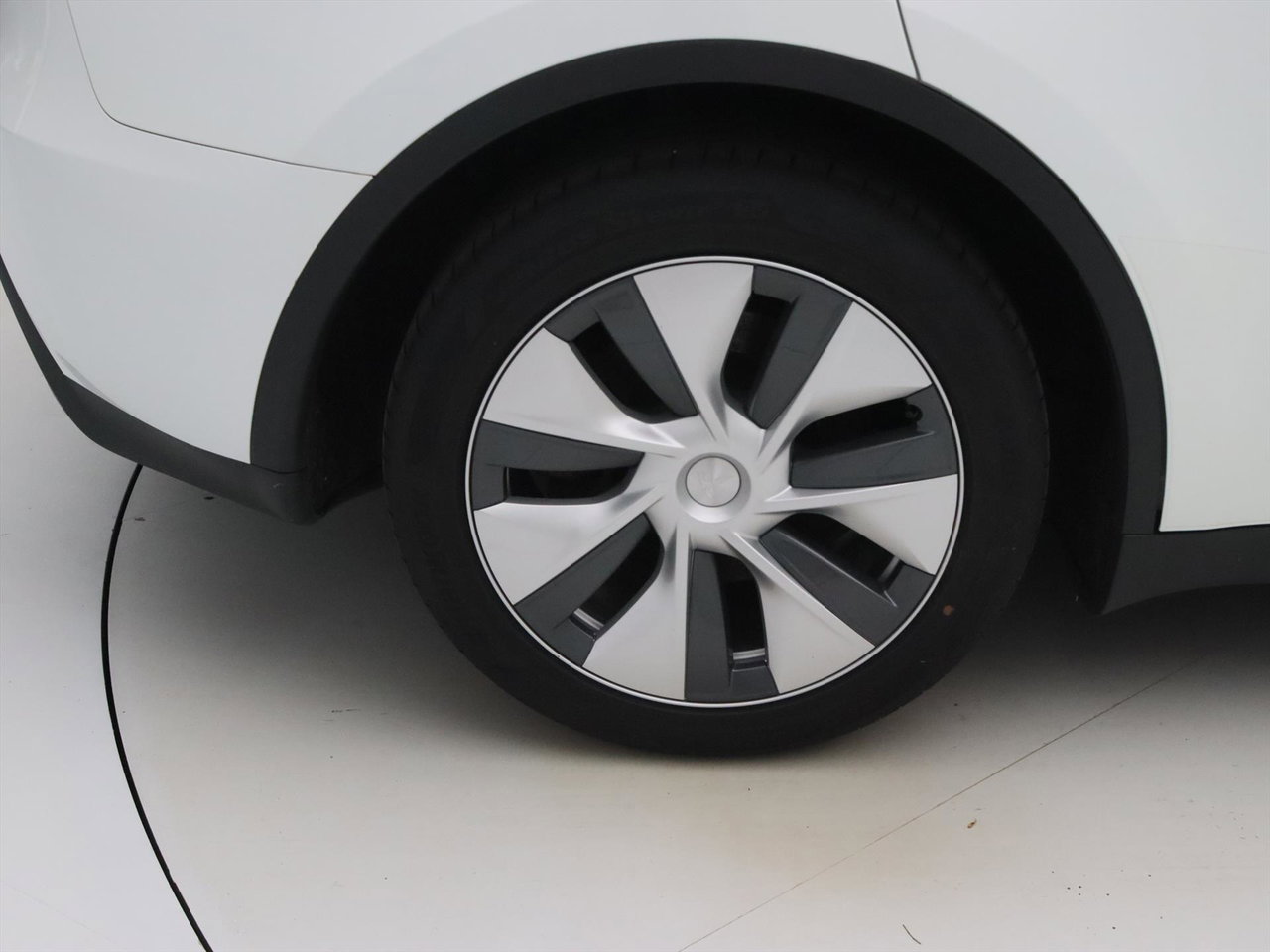 Tesla Model Y Long Range AWD 75kWh 351pk 93.1% SoH AMD RYZEN [ AUTOPILOT+19 INCH+PREMIUM AUDIO ] 12