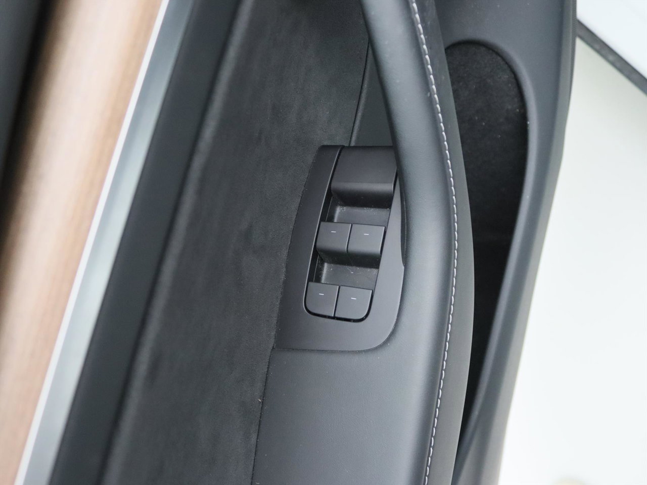 Tesla Model Y Long Range AWD 75kWh 351pk 93% SoH AMD RYZEN [ AUTOPILOT+20 INCH+PREMIUM AUDIO ] 24
