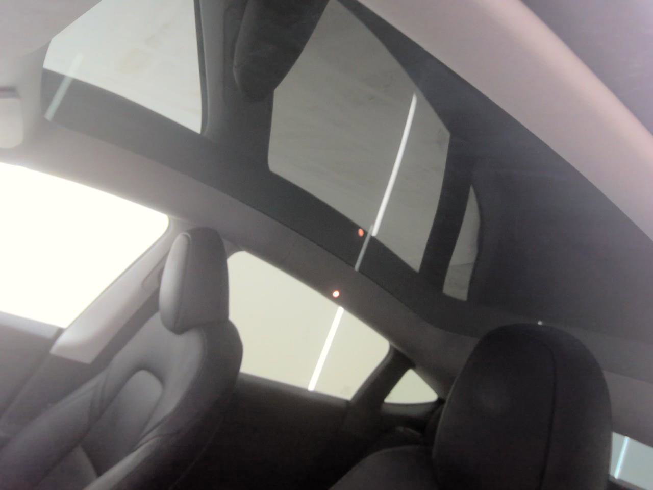 Tesla Model Y Standard RWD Plus 351pk 94.5% SoH [ TREKHAAK+LFP ACCU+AUTOPILOT+20 INCH+PREMIUM AUDIO ] 17