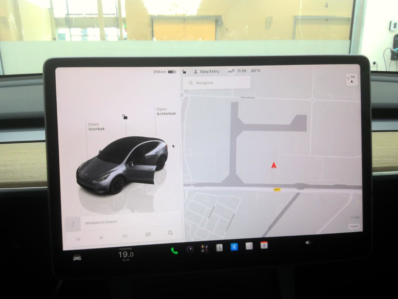 Tesla Model Y Standard RWD Plus 351pk 94.5% SoH [ TREKHAAK+LFP ACCU+AUTOPILOT+20 INCH+PREMIUM AUDIO ] 19