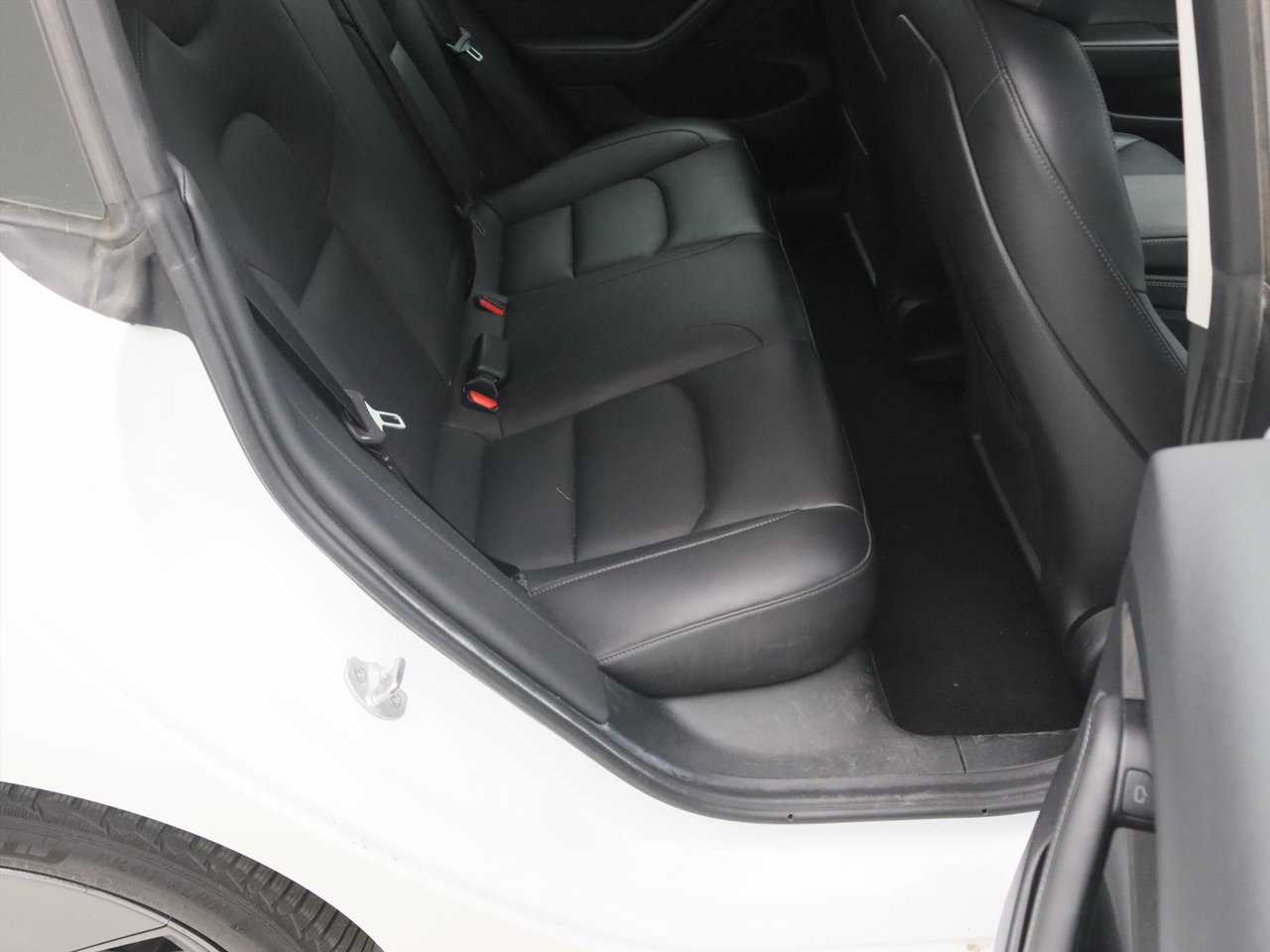 Tesla Model 3 Long-Range AWD 351pk 75 kWh FACELIFT [ TREKHAAK+WARMTEPOMP+AUTOPILOT+620KM WLTP+PREMIUM AUDIO ] 24