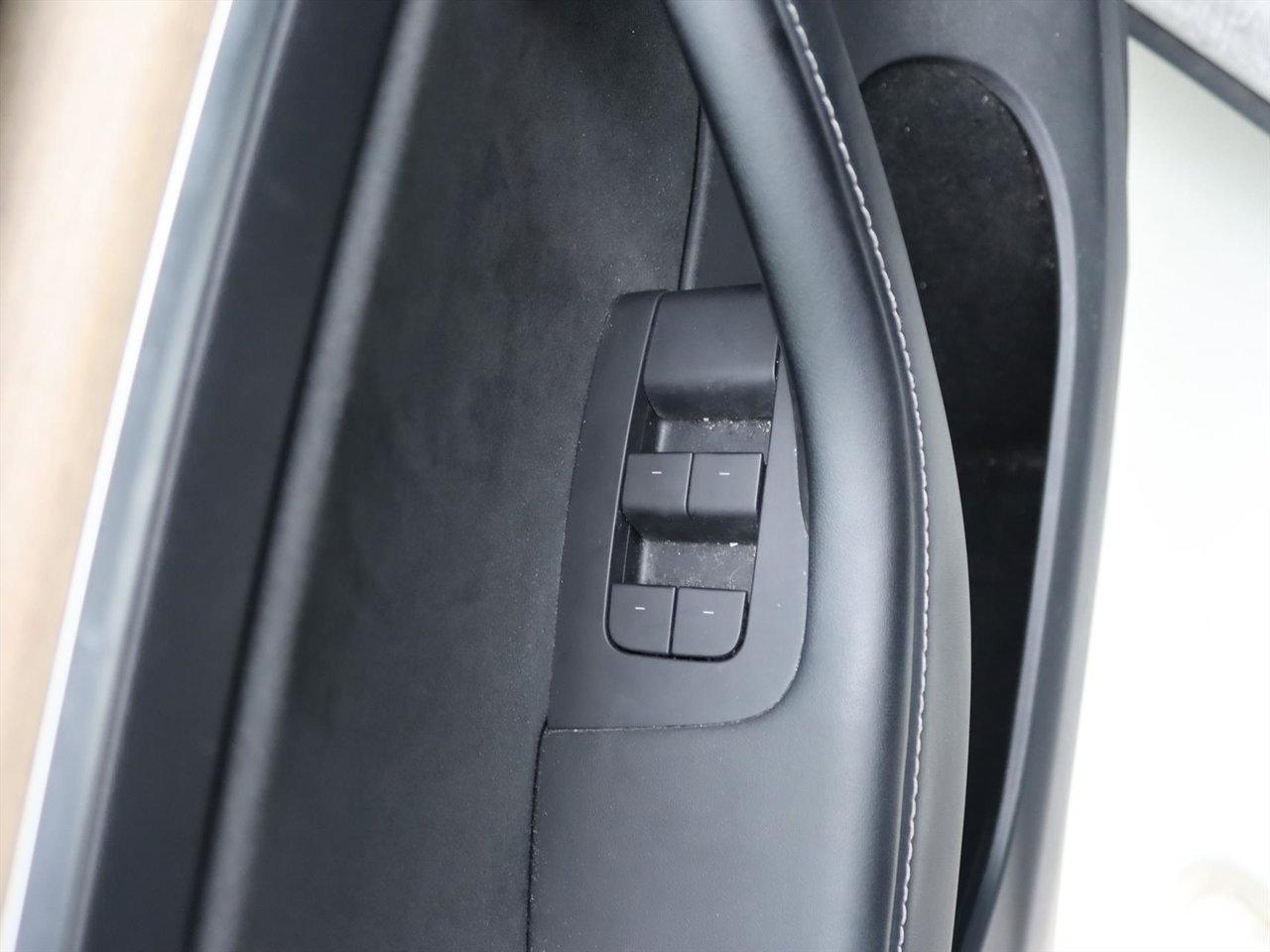 Tesla Model Y Long Range AWD 75kWh 351pk 91.3% SoH AMD RYZEN [ AUTOPILOT+19 INCH+PREMIUM AUDIO ] 23