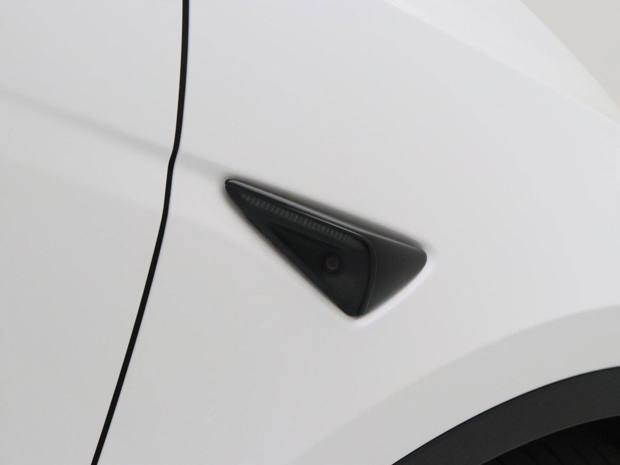 Tesla Model Y Long Range AWD 75kWh 351pk 91.3% SoH AMD RYZEN [ AUTOPILOT+19 INCH+PREMIUM AUDIO ] 13
