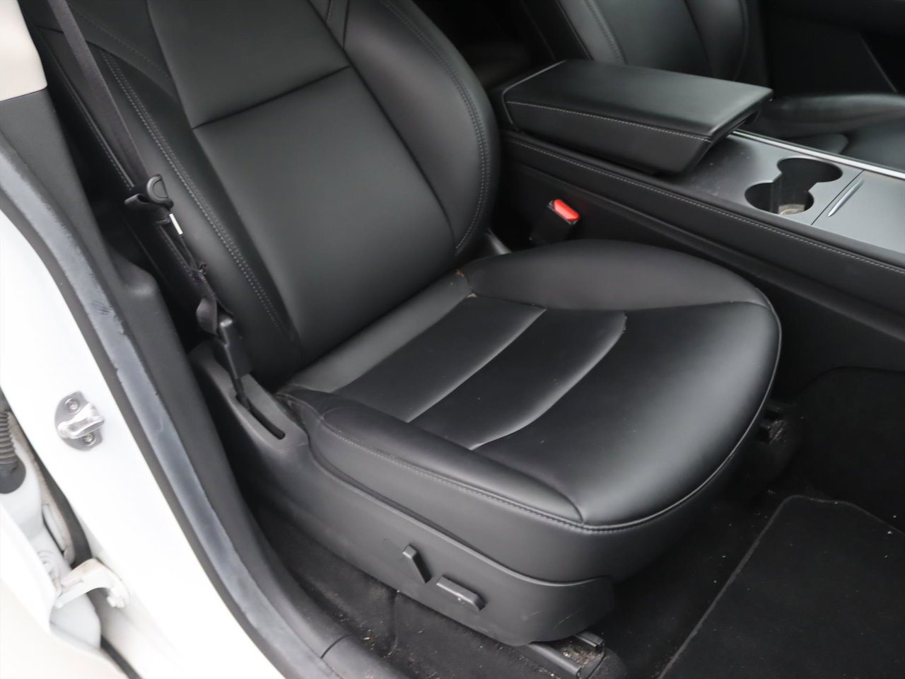 Tesla Model Y Long Range AWD 75kWh 351pk 91.3% SoH AMD RYZEN [ AUTOPILOT+19 INCH+PREMIUM AUDIO ] 19