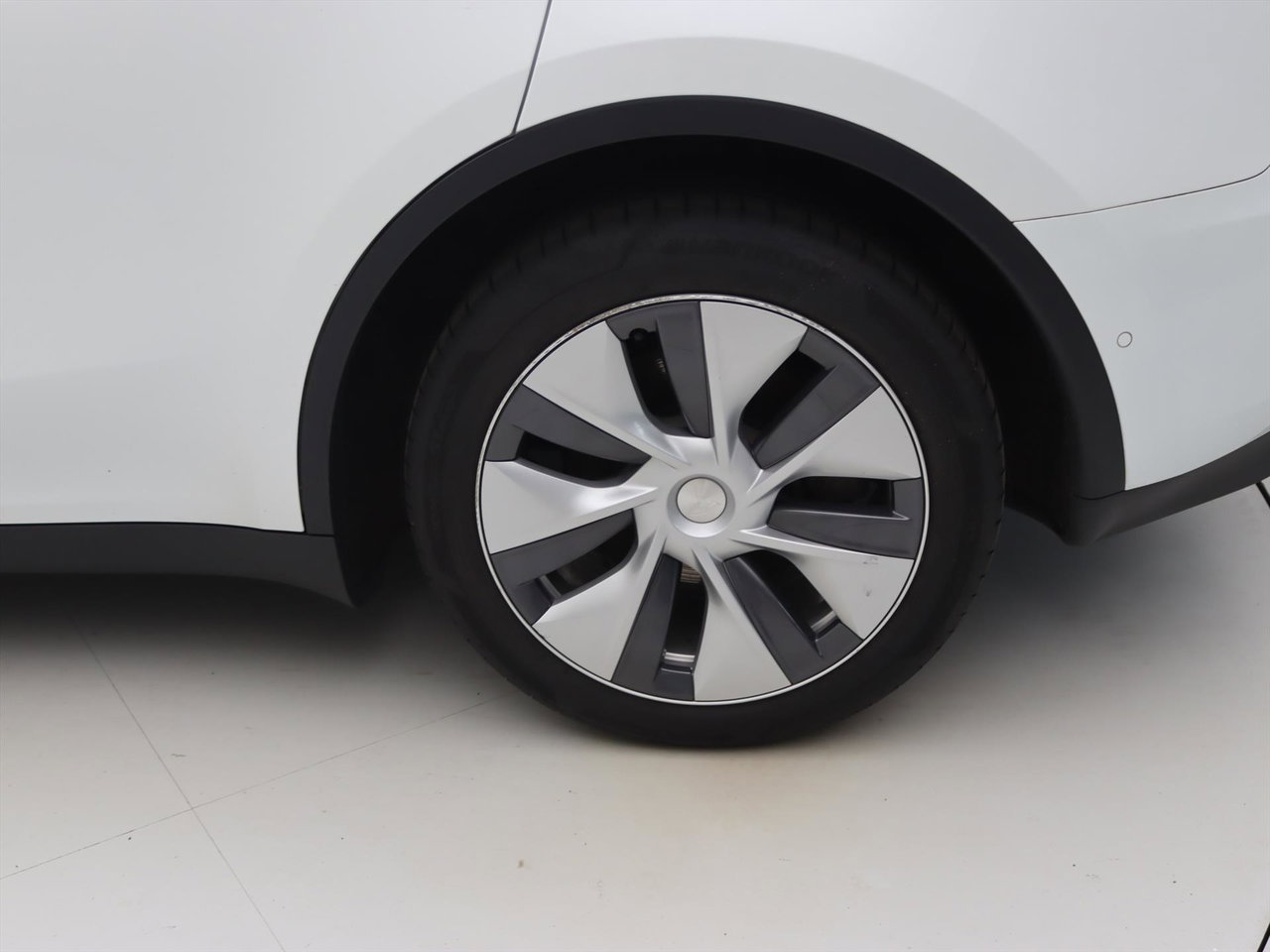 Tesla Model Y Long Range AWD 75kWh 351pk 91.3% SoH AMD RYZEN [ AUTOPILOT+19 INCH+PREMIUM AUDIO ] 22