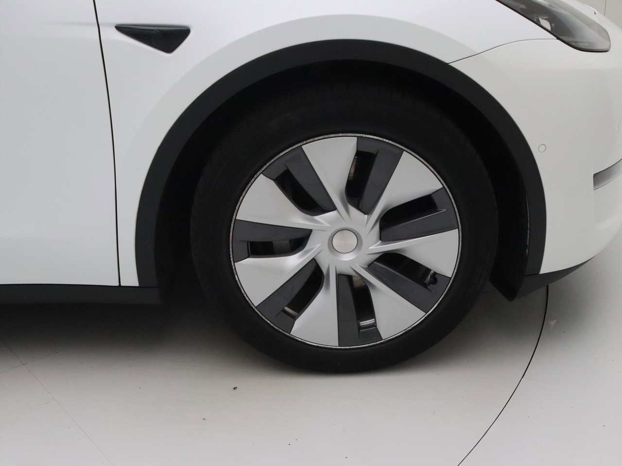 Tesla Model Y Long Range AWD 75kWh 351pk 91.3% SoH AMD RYZEN [ AUTOPILOT+19 INCH+PREMIUM AUDIO ] 12