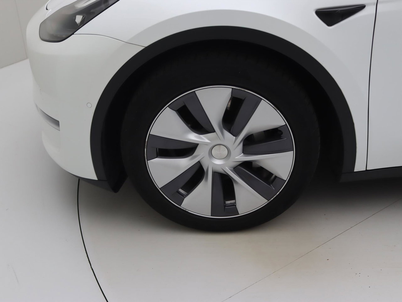 Tesla Model Y Long Range AWD 75kWh 351pk 91.3% SoH AMD RYZEN [ AUTOPILOT+19 INCH+PREMIUM AUDIO ] 21