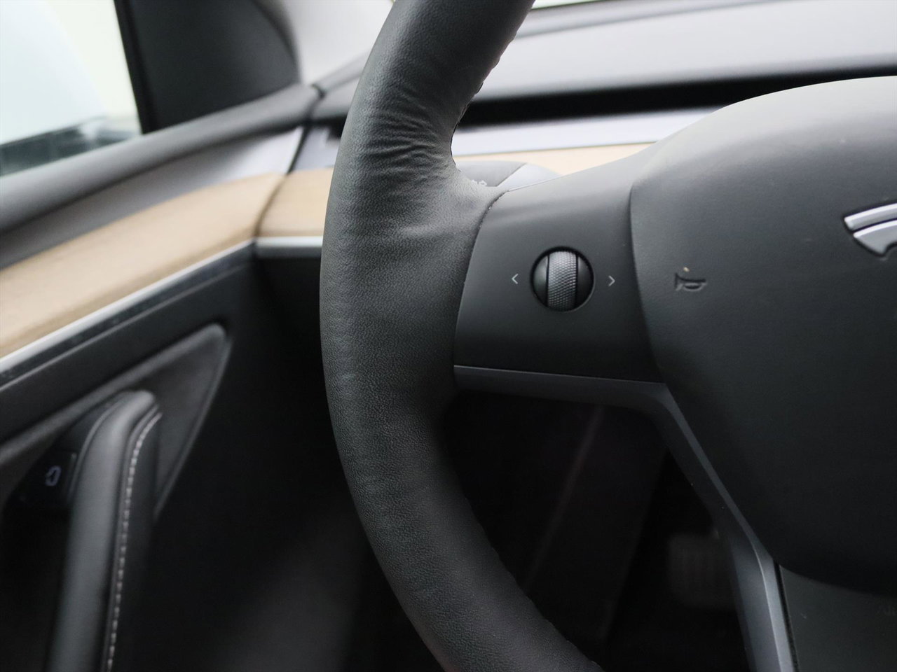 Tesla Model Y Long Range AWD 75kWh 351pk 91.3% SoH AMD RYZEN [ AUTOPILOT+19 INCH+PREMIUM AUDIO ] 27