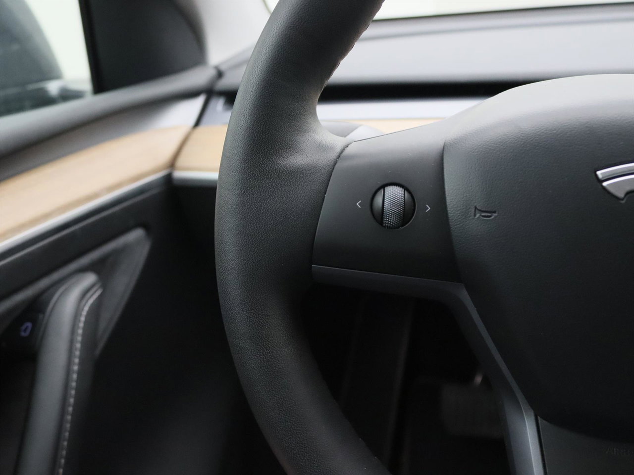 Tesla Model Y Long Range AWD 75kWh 358PK [ TREKHAAK+FSD+AUTOPILOT+PANO+LEDER+STOELVERWARMING ] 28