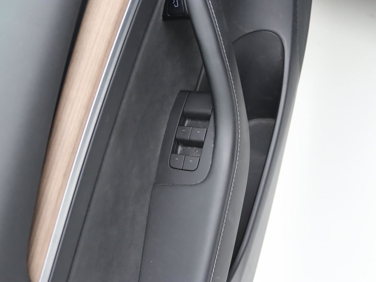 Tesla Model 3 Long-Range AWD 351pk 75 kWh 92% SoH FACELIFT [ FSD+TREKHAAK+WARMTEPOMP+620KM WLTP+PREMIUM AUDIO ] 19