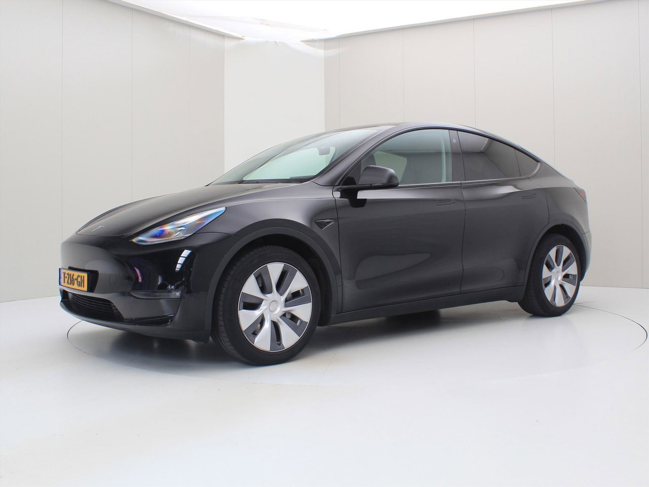Tesla Model Y Long Range 345pk AWD 8