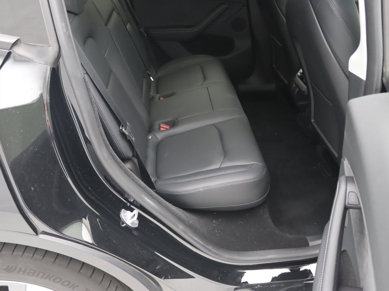Tesla Model Y Long Range 345pk AWD 16