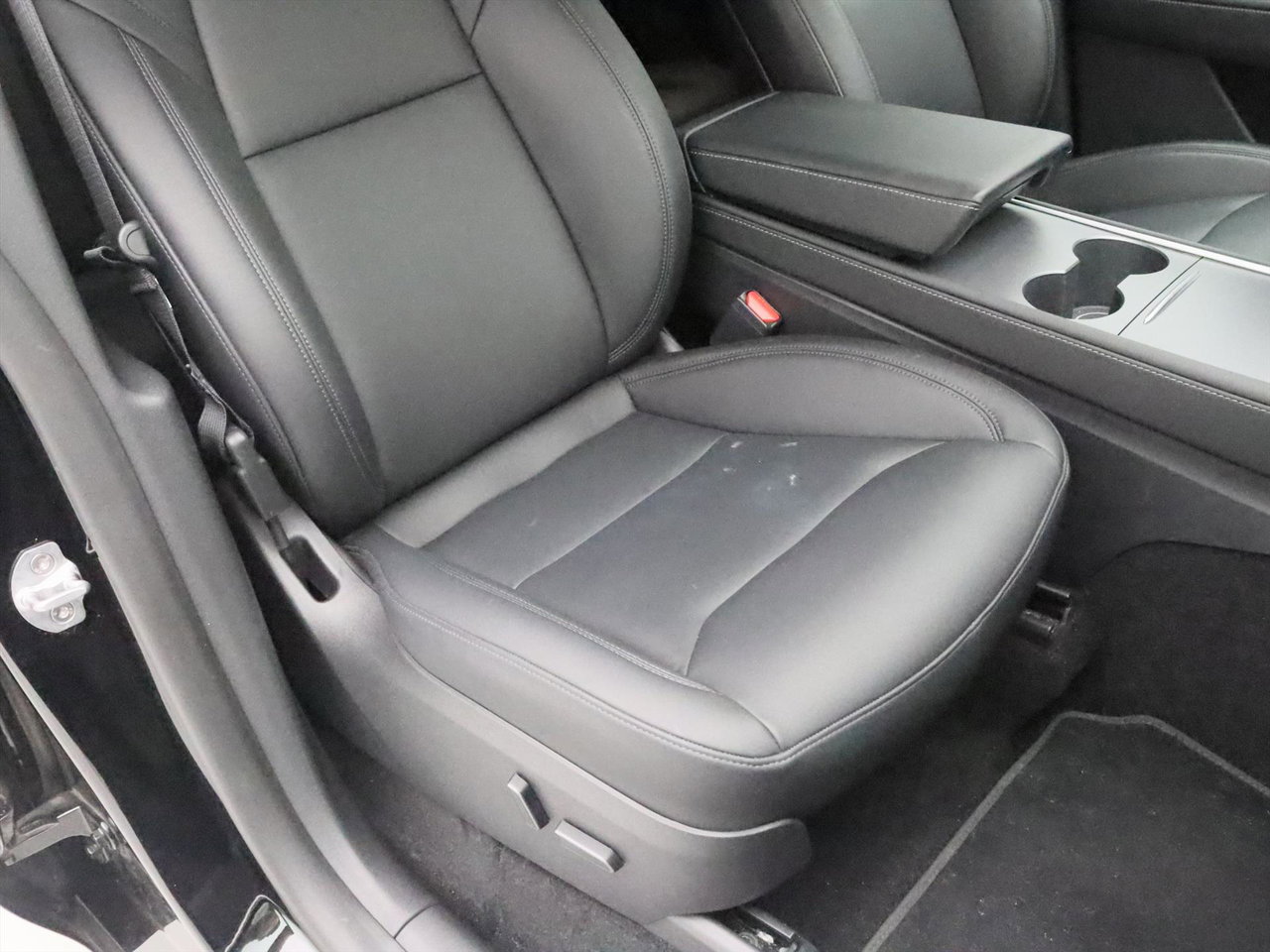 Tesla Model Y Long Range 345pk AWD 20