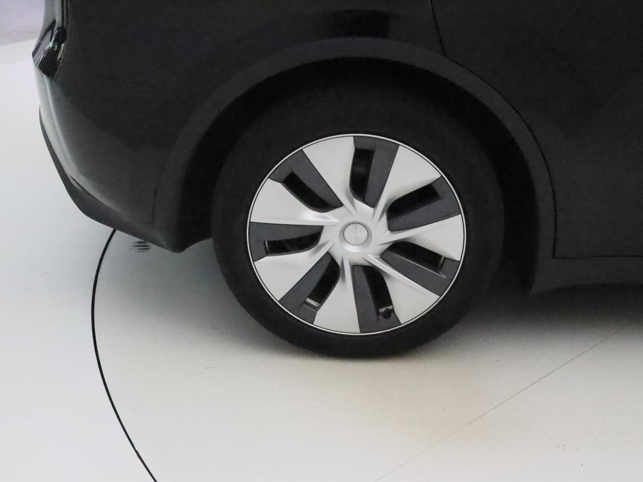 Tesla Model Y Long Range 345pk AWD 12