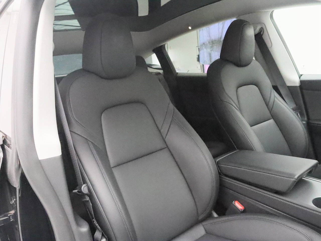 Tesla Model Y Long Range 345pk AWD 21