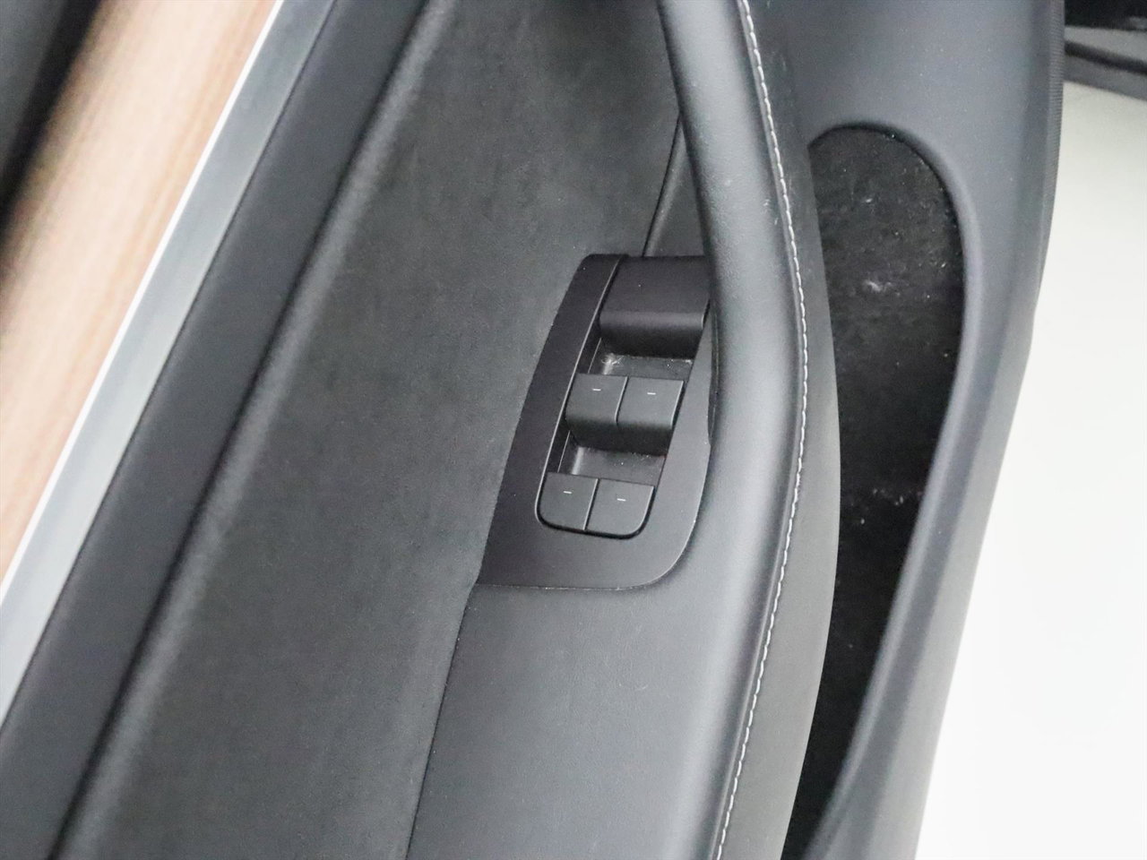 Tesla Model Y Long Range 345pk AWD 24