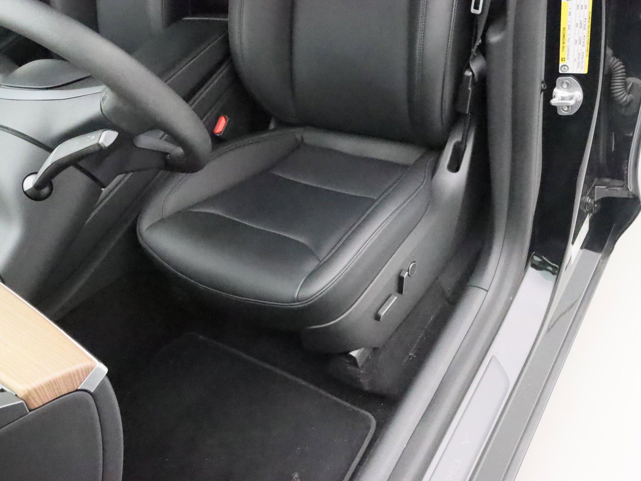 Tesla Model Y Long Range 345pk AWD 26