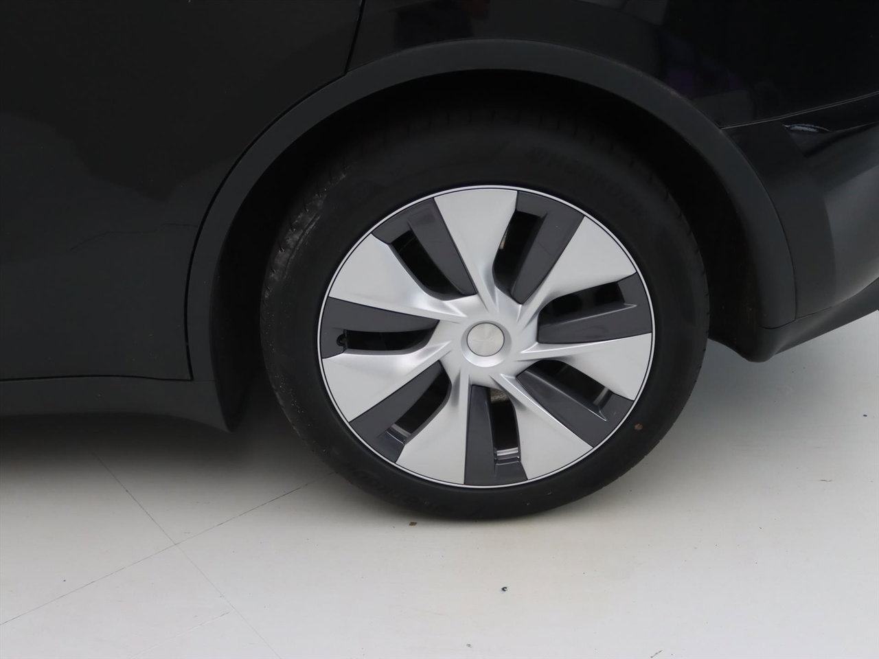 Tesla Model Y Standard RWD Plus 351pk 94,5% SoH [ HW4+LFP ACCU+AUTOPILOT+19 INCH+PREMIUM AUDIO ] 22