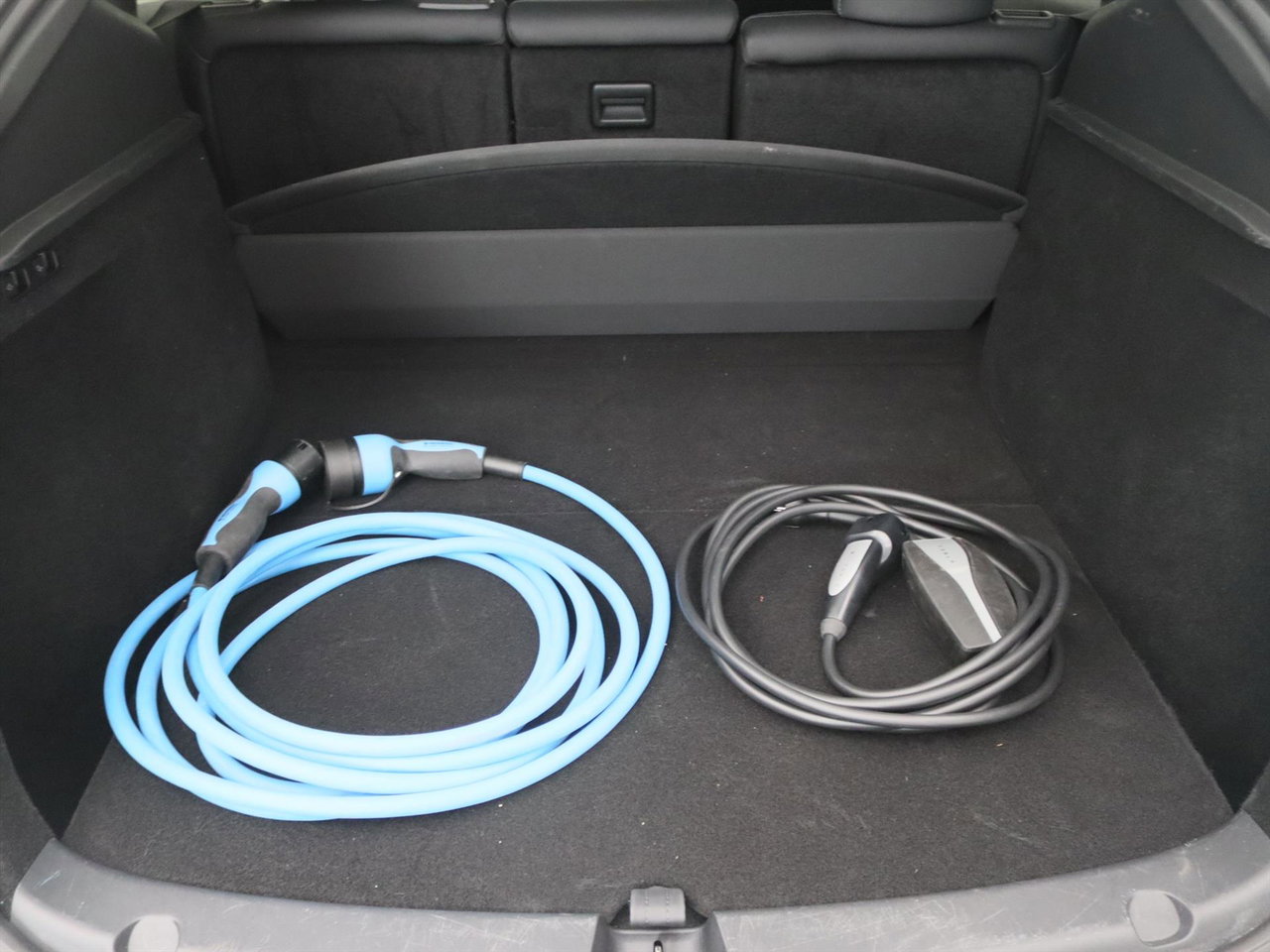 Tesla Model Y Standard RWD Plus 351pk 94,5% SoH [ HW4+LFP ACCU+AUTOPILOT+19 INCH+PREMIUM AUDIO ] 9