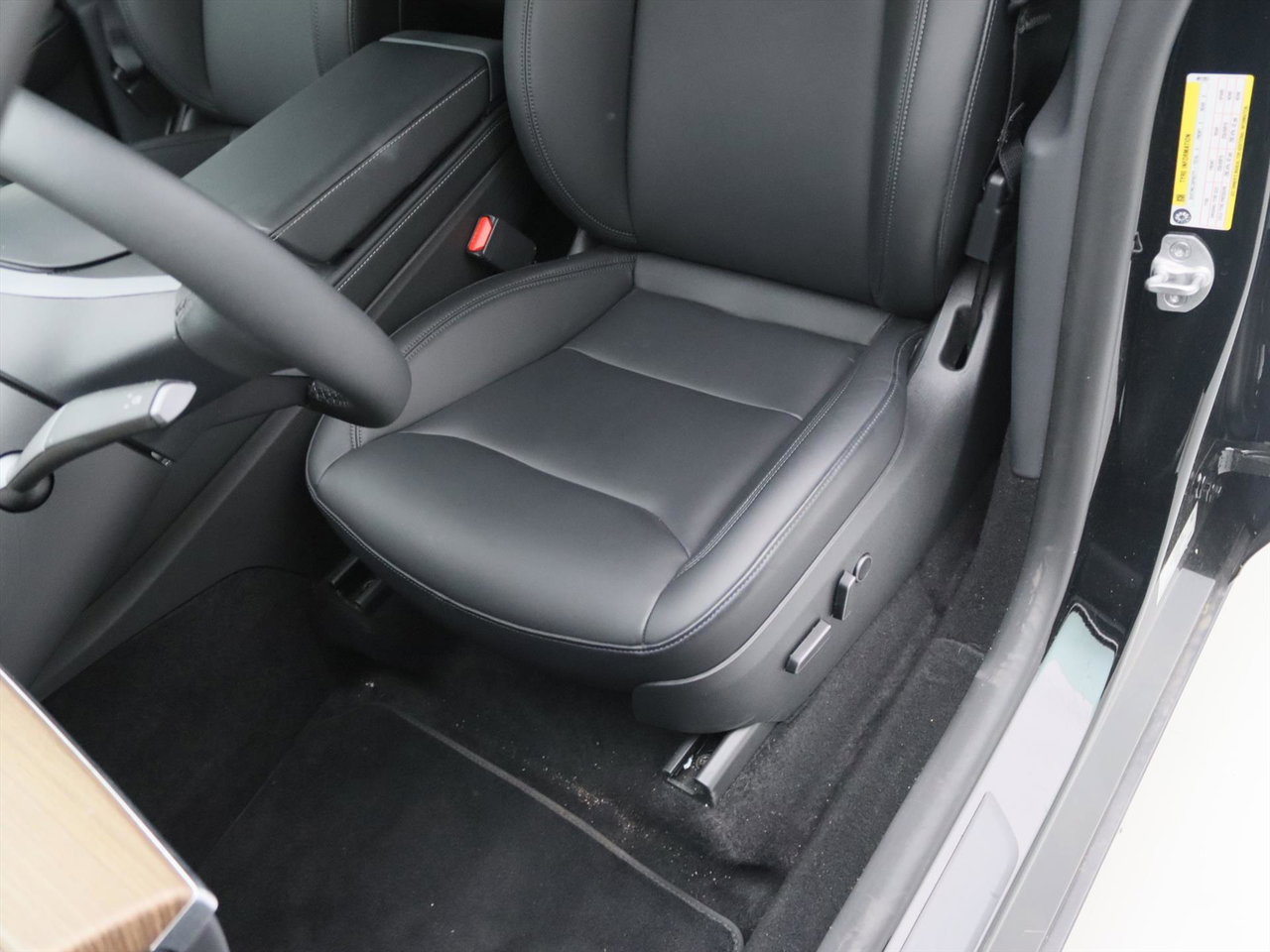 Tesla Model Y Standard RWD Plus 351pk 94,5% SoH [ HW4+LFP ACCU+AUTOPILOT+19 INCH+PREMIUM AUDIO ] 25