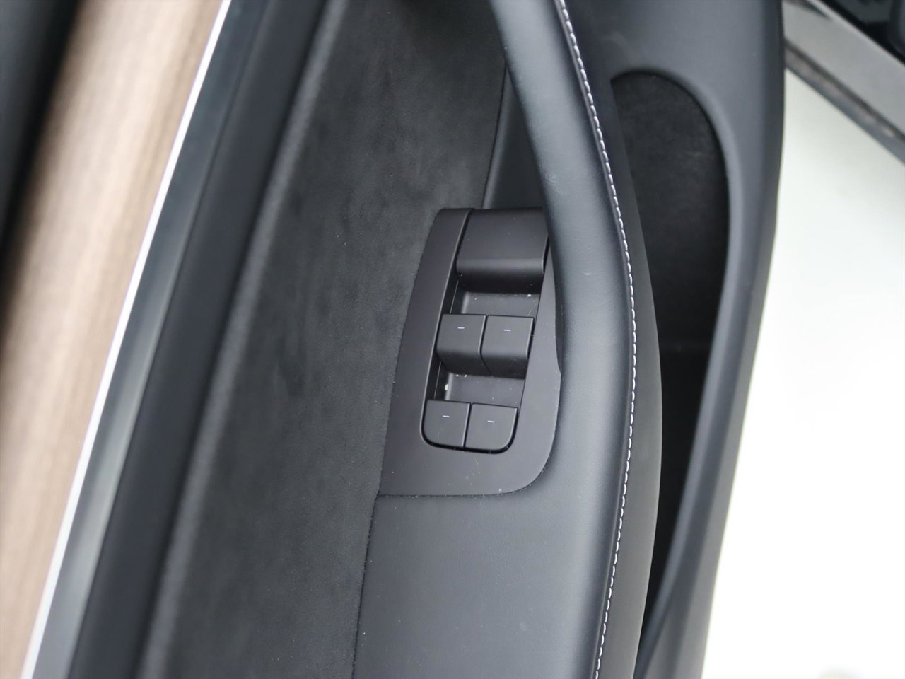 Tesla Model Y Standard RWD Plus 351pk 94,5% SoH [ HW4+LFP ACCU+AUTOPILOT+19 INCH+PREMIUM AUDIO ] 23