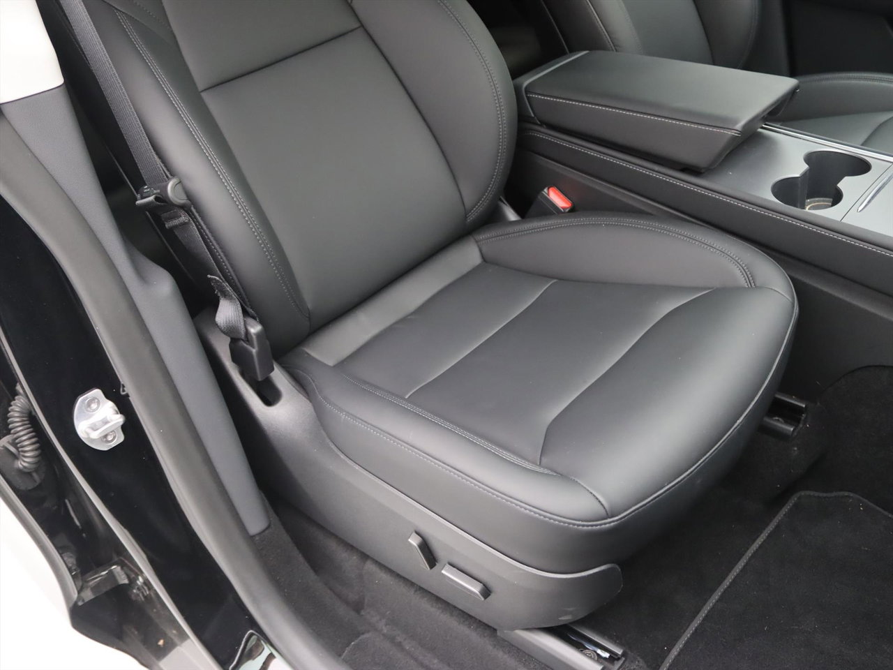 Tesla Model Y Standard RWD Plus 351pk 94,5% SoH [ HW4+LFP ACCU+AUTOPILOT+19 INCH+PREMIUM AUDIO ] 19