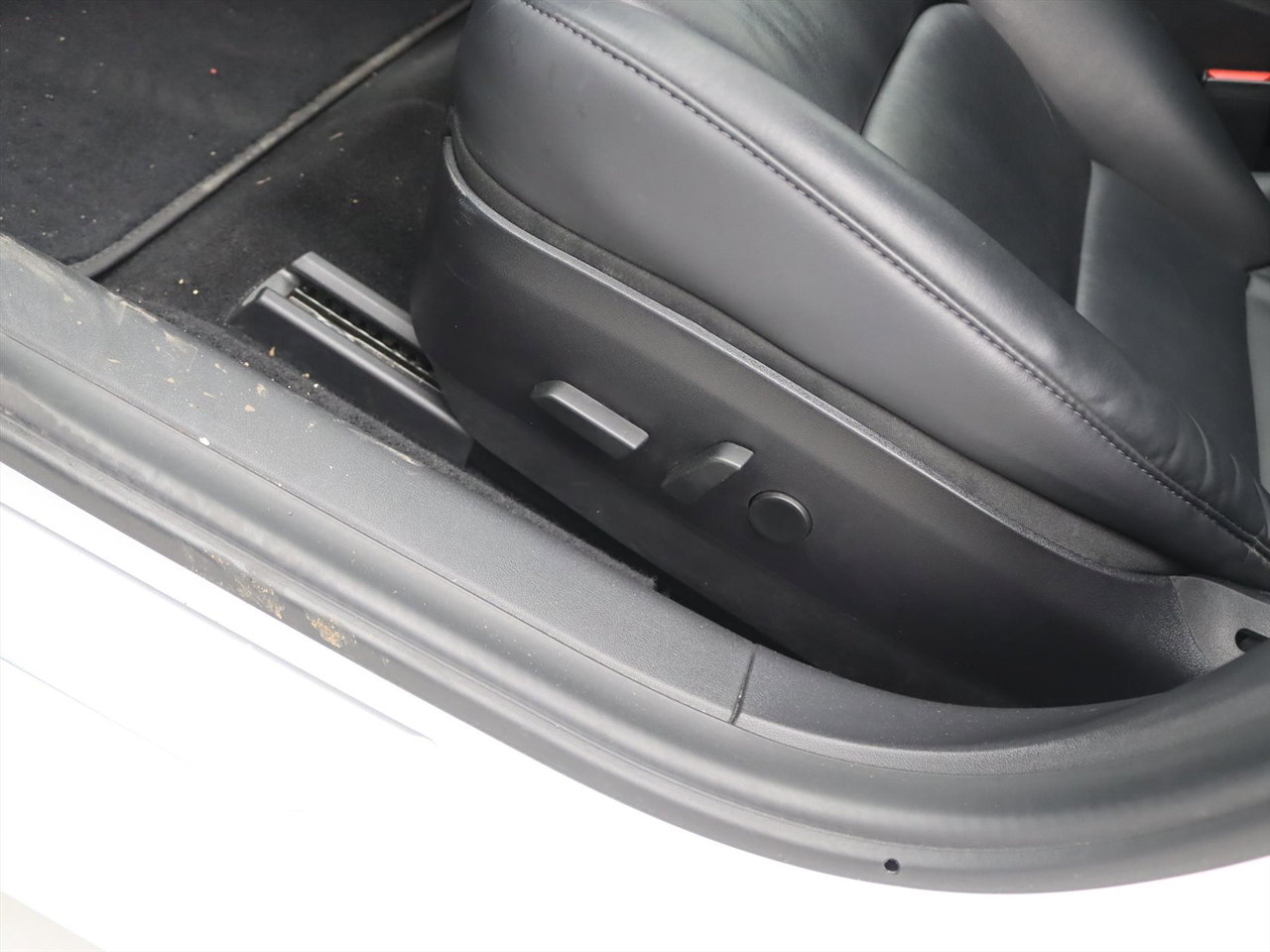 Tesla Model 3 Standard RWD Plus 86.5% SoH [ AUTOPILOT+60 kWh+PREMIUM AUDIO ] 18