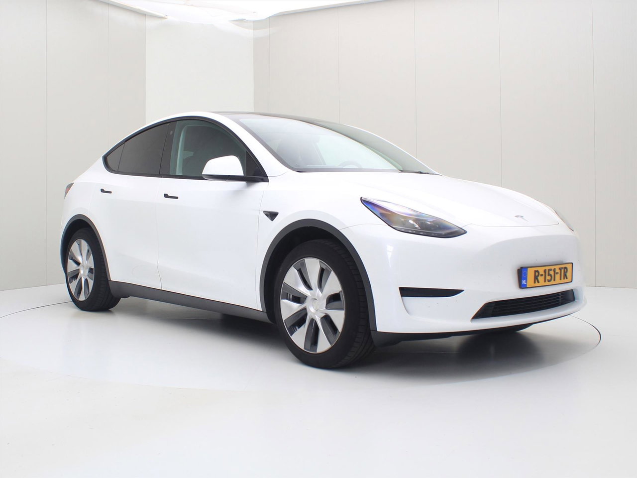 Tesla Model Y Standard RWD Plus 351pk 92,5% SoH AMD RYZEN [ LFP ACCU+AUTOPILOT+19 INCH+PREMIUM AUDIO ] 4