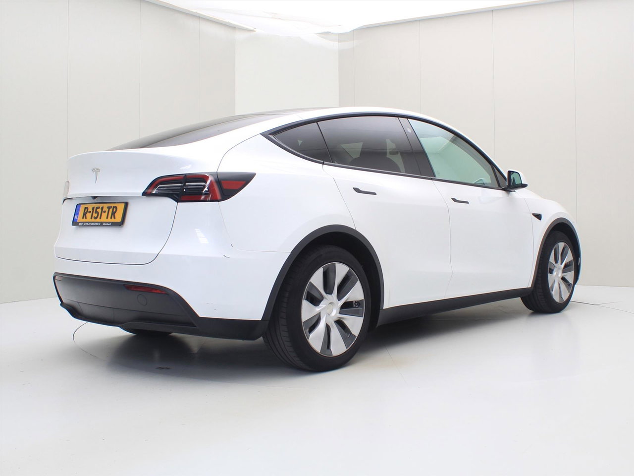 Tesla Model Y Standard RWD Plus 351pk 92,5% SoH AMD RYZEN [ LFP ACCU+AUTOPILOT+19 INCH+PREMIUM AUDIO ] 2