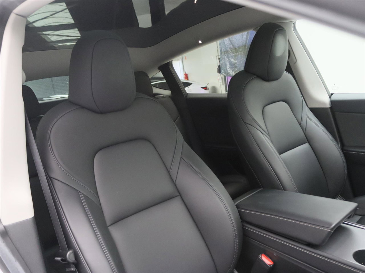 Tesla Model Y Standard RWD Plus 351pk 92,5% SoH AMD RYZEN [ LFP ACCU+AUTOPILOT+19 INCH+PREMIUM AUDIO ] 18