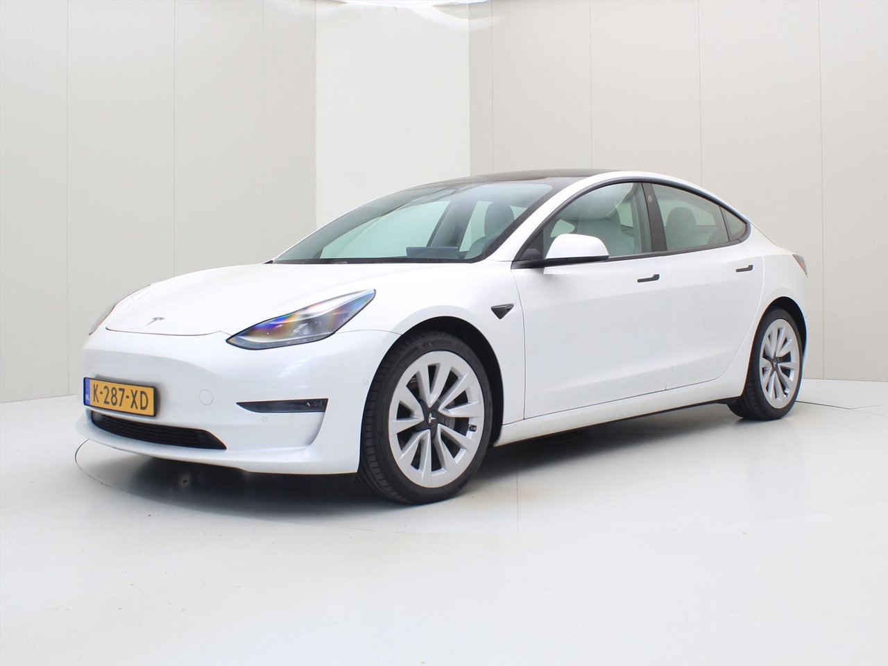 Tesla Model 3 Long-Range AWD 351pk 75 kWh FACELIFT 88,6% SoH [ WIT LEDER+WARMTEPOMP+AUTOPILOT+620KM WLTP+PREMIUM AUDIO ] 2