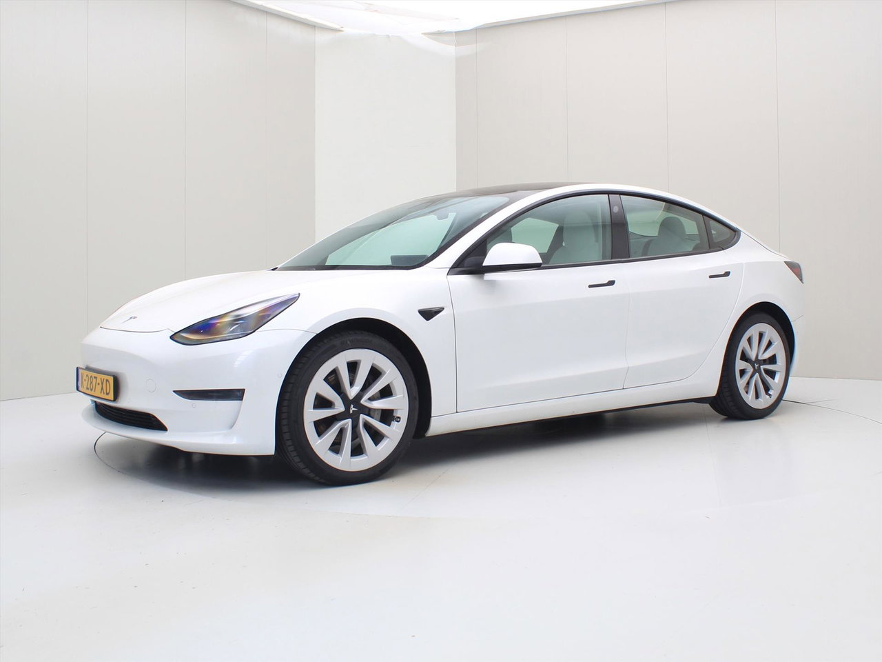 Tesla Model 3 Long-Range AWD 351pk 75 kWh FACELIFT 88,6% SoH [ WIT LEDER+WARMTEPOMP+AUTOPILOT+620KM WLTP+PREMIUM AUDIO ] 8