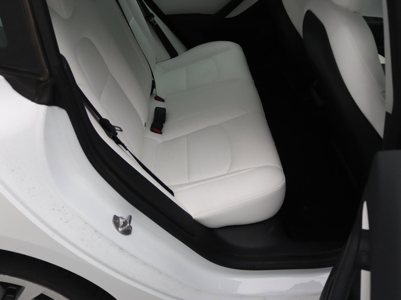 Tesla Model 3 Long-Range AWD 351pk 75 kWh FACELIFT 88,6% SoH [ WIT LEDER+WARMTEPOMP+AUTOPILOT+620KM WLTP+PREMIUM AUDIO ] 16
