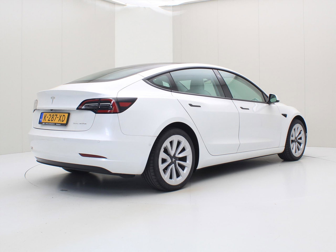 Tesla Model 3 Long-Range AWD 351pk 75 kWh FACELIFT 88,6% SoH [ WIT LEDER+WARMTEPOMP+AUTOPILOT+620KM WLTP+PREMIUM AUDIO ] 3