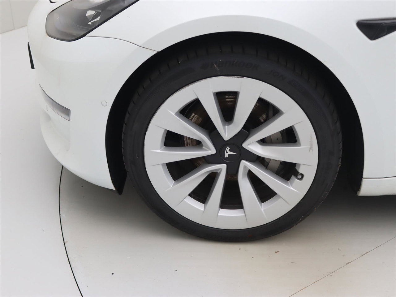 Tesla Model 3 Long-Range AWD 351pk 75 kWh FACELIFT 88,6% SoH [ WIT LEDER+WARMTEPOMP+AUTOPILOT+620KM WLTP+PREMIUM AUDIO ] 22