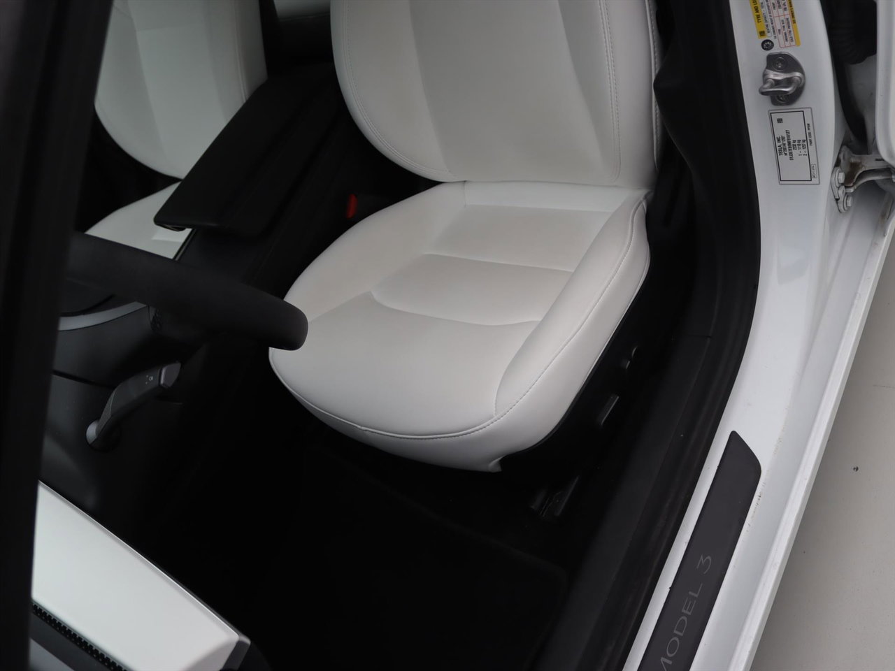 Tesla Model 3 Long-Range AWD 351pk 75 kWh FACELIFT 88,6% SoH [ WIT LEDER+WARMTEPOMP+AUTOPILOT+620KM WLTP+PREMIUM AUDIO ] 26