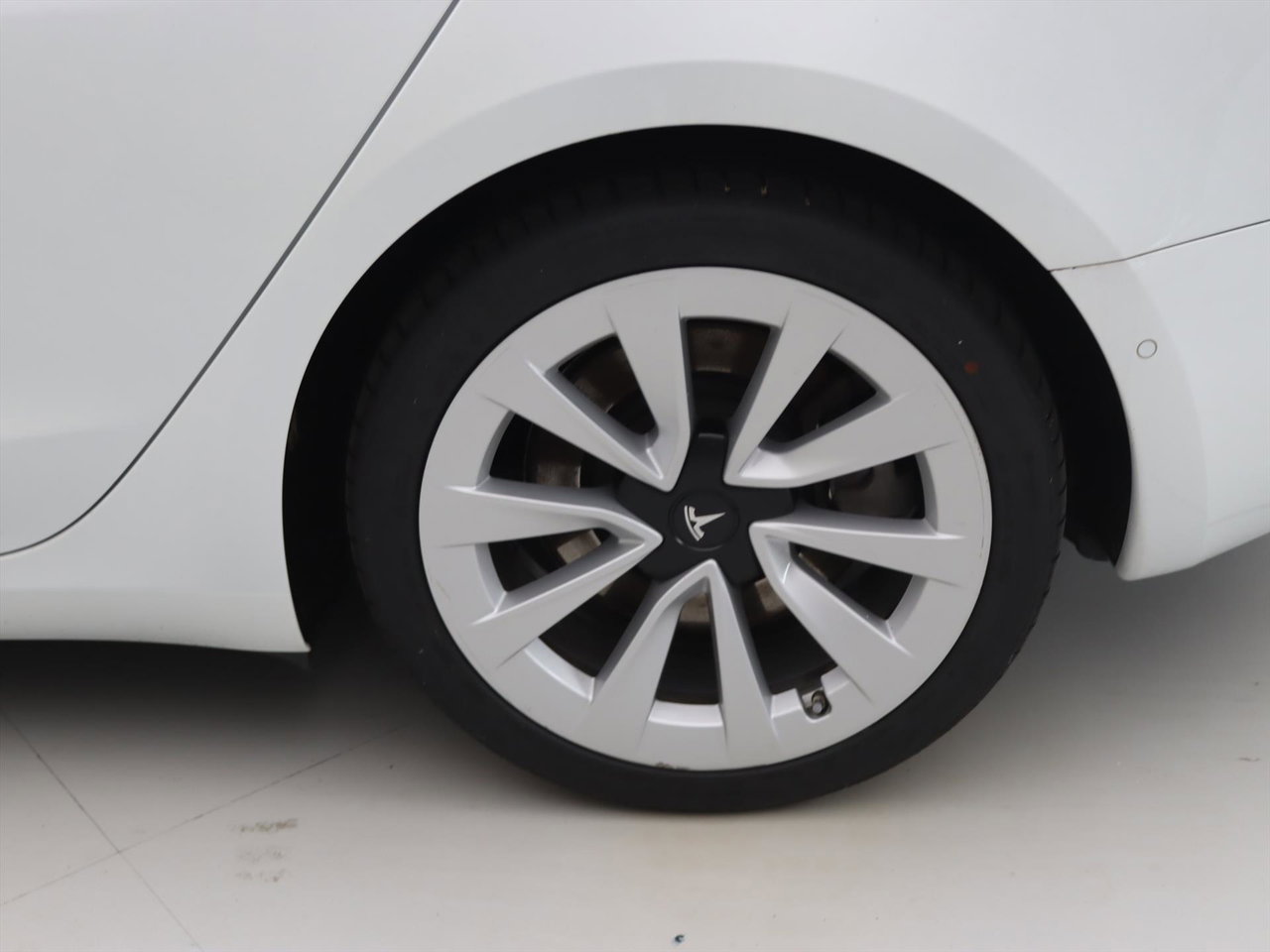 Tesla Model 3 Long-Range AWD 351pk 75 kWh FACELIFT 88,6% SoH [ WIT LEDER+WARMTEPOMP+AUTOPILOT+620KM WLTP+PREMIUM AUDIO ] 23