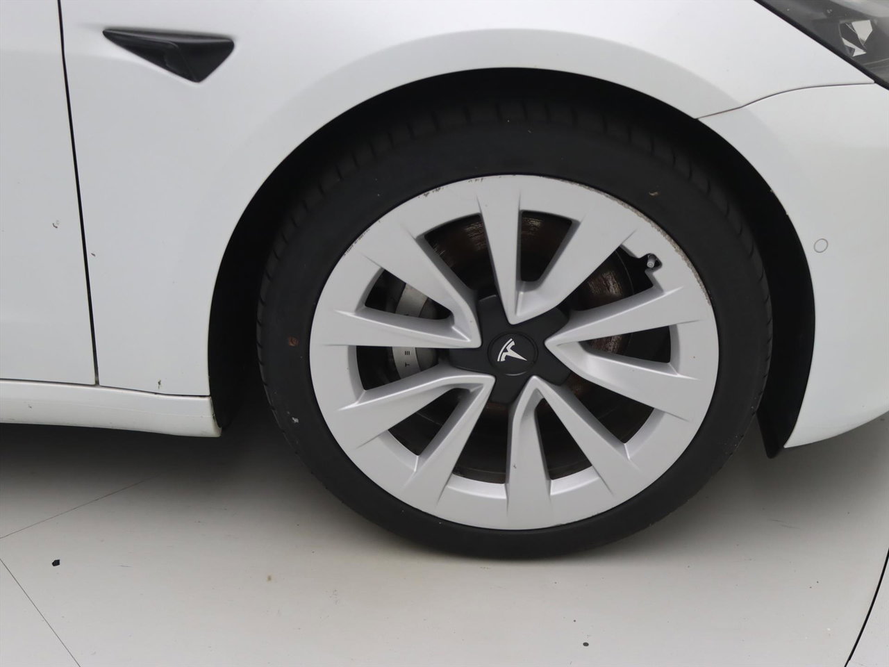 Tesla Model 3 Long-Range AWD 351pk 75 kWh FACELIFT 88,6% SoH [ WIT LEDER+WARMTEPOMP+AUTOPILOT+620KM WLTP+PREMIUM AUDIO ] 13
