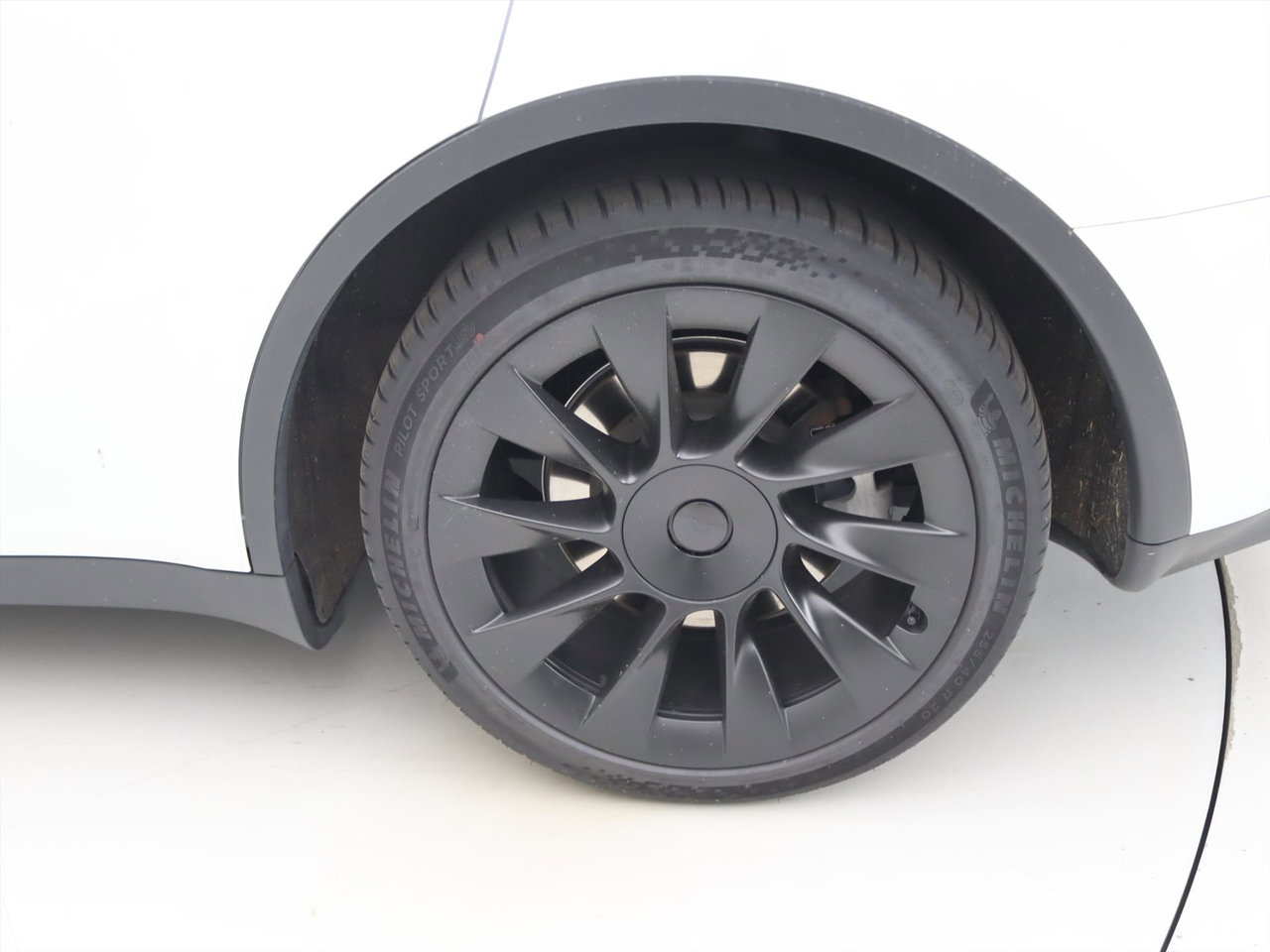 Tesla Model Y Standard RWD Plus 93.2% SoH [ AMD RYZEN+AUTOPILOT+19 INCH+PREMIUM AUDIO ] 12
