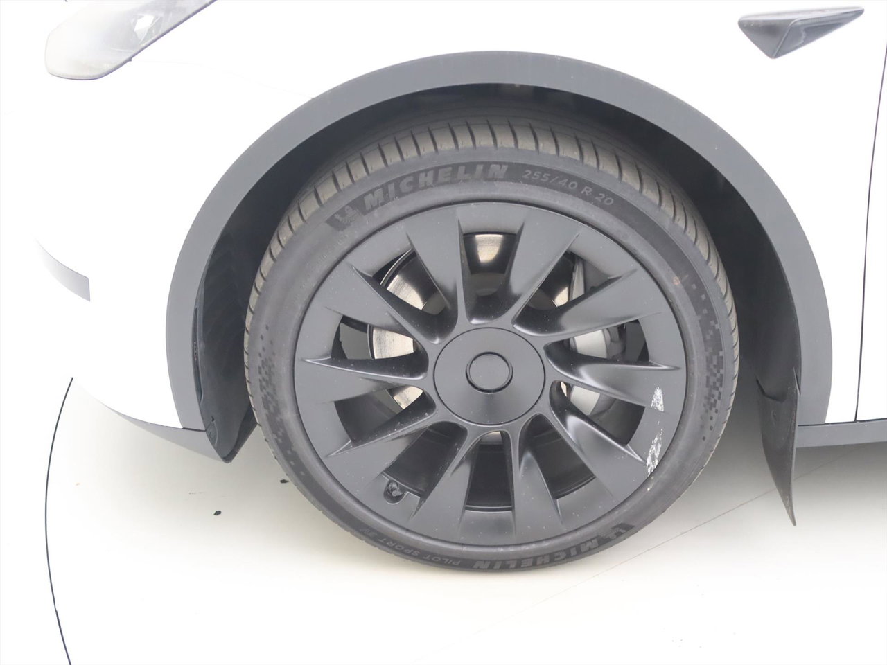 Tesla Model Y Standard RWD Plus 93.2% SoH [ AMD RYZEN+AUTOPILOT+19 INCH+PREMIUM AUDIO ] 11