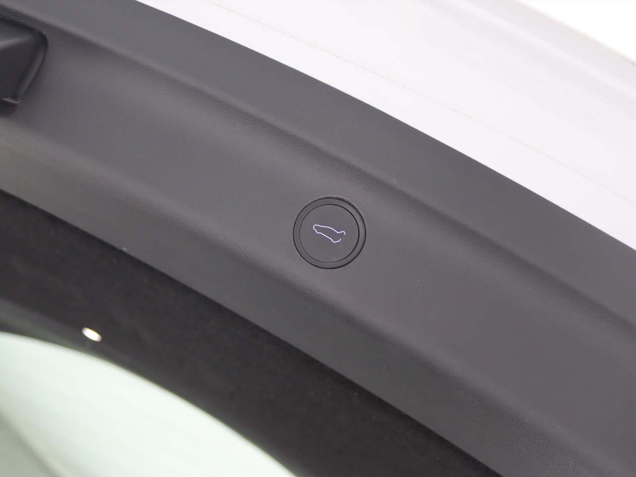 Tesla Model Y Standard RWD Plus 93.2% SoH [ AMD RYZEN+AUTOPILOT+19 INCH+PREMIUM AUDIO ] 24