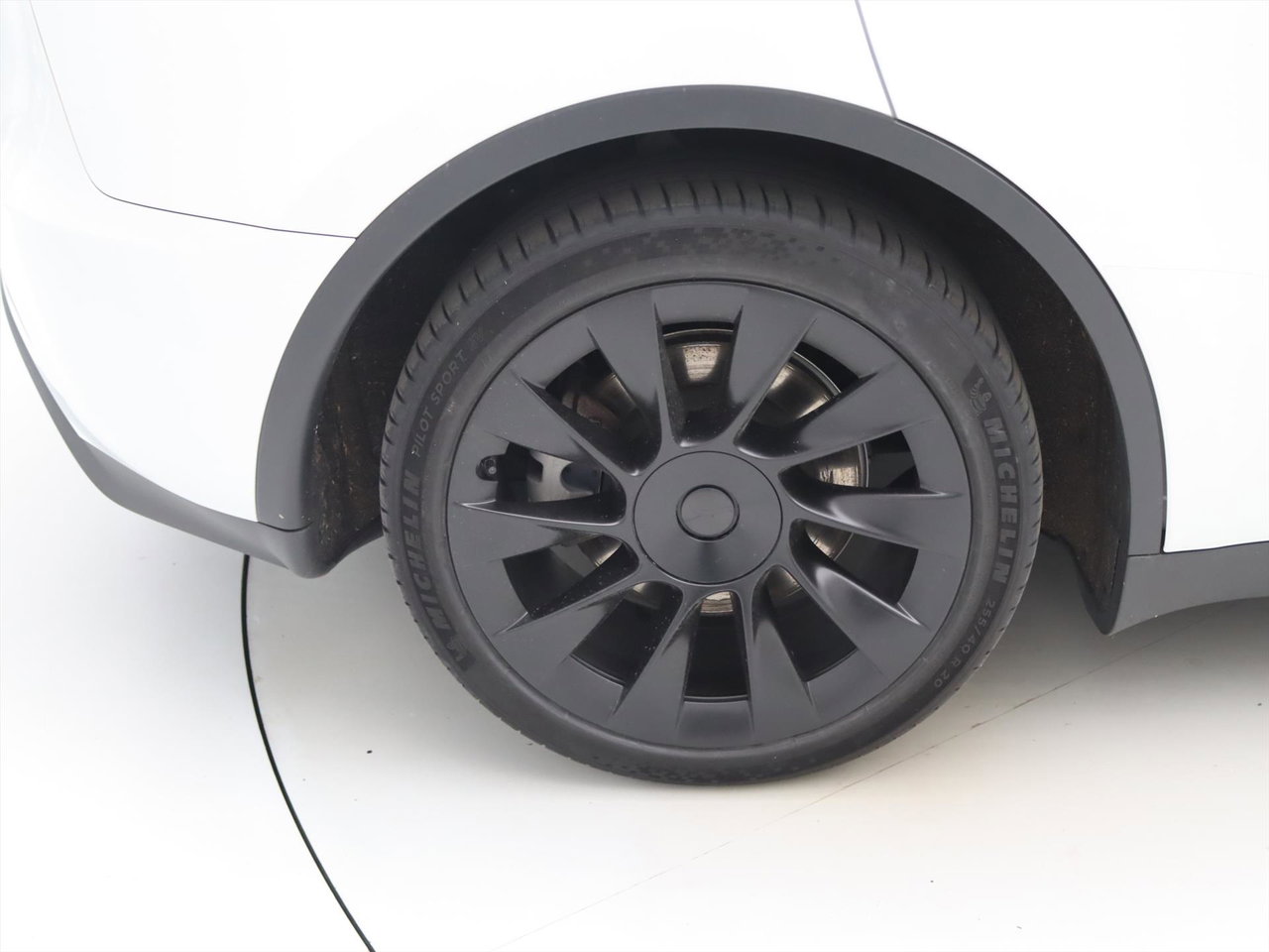 Tesla Model Y Standard RWD Plus 93.2% SoH [ AMD RYZEN+AUTOPILOT+19 INCH+PREMIUM AUDIO ] 9