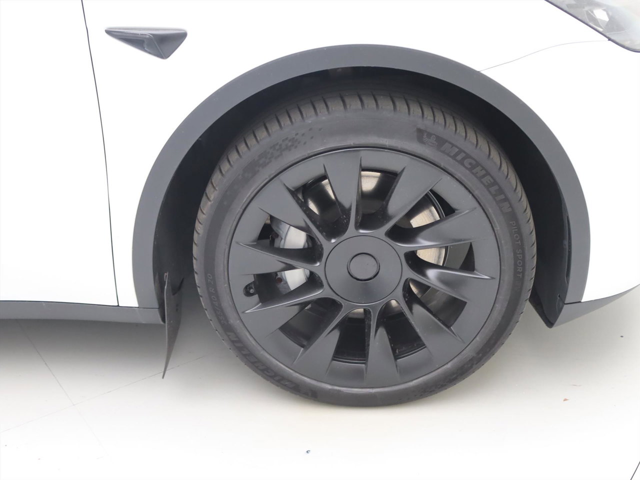 Tesla Model Y Standard RWD Plus 93.2% SoH [ AMD RYZEN+AUTOPILOT+19 INCH+PREMIUM AUDIO ] 10