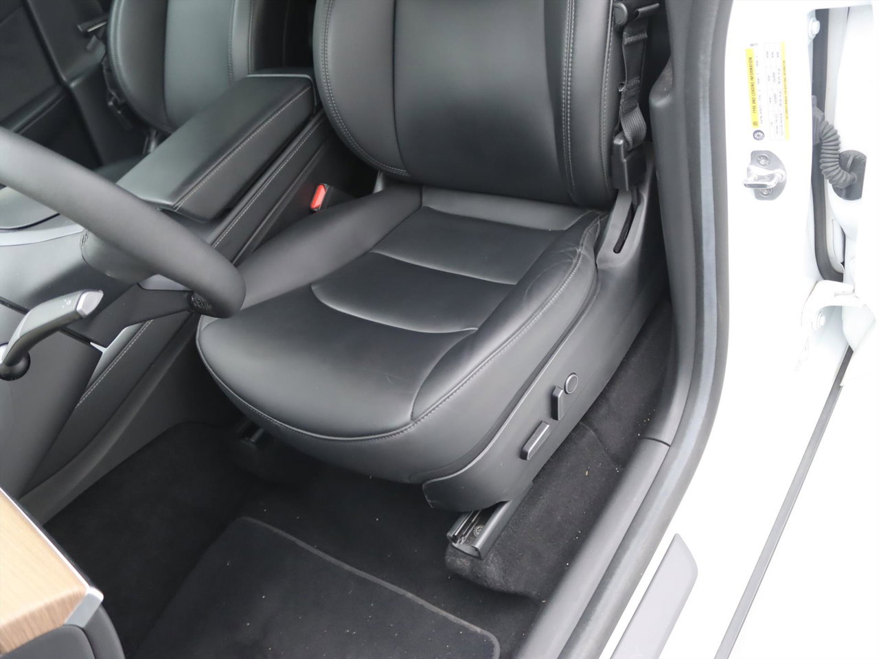 Tesla Model Y Standard RWD Plus 93.2% SoH [ AMD RYZEN+AUTOPILOT+19 INCH+PREMIUM AUDIO ] 17